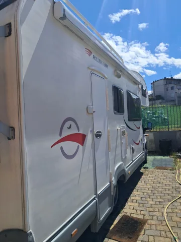 Foto Roller Team Auto-Roller 7 maxi 2007 - Camper ROLLER TEAM 7 MAXI mansardato