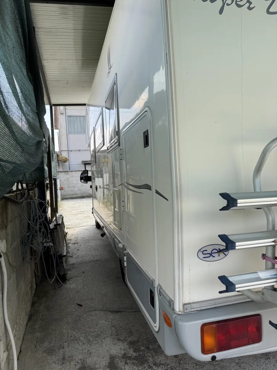 Elnagh Super D 111C 2005 - Camper Elnagh Super D 111 - 5+1 posti