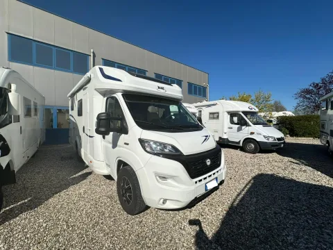 Foto McLouis Mc4 265 2022 - Mc Louis MC4 265