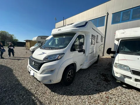 Foto McLouis Mc4 265 2022 - Mc Louis MC4 265